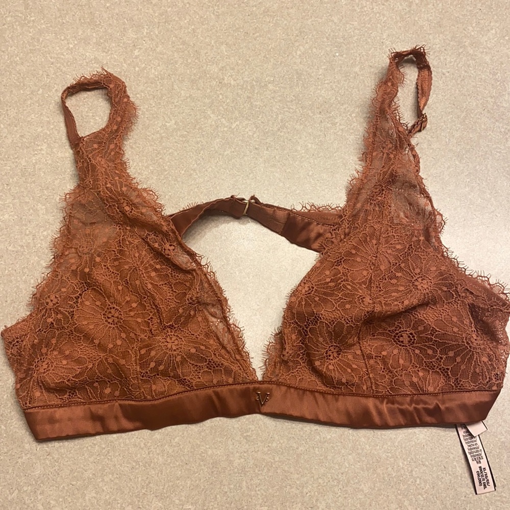 VS Flower Lace Bralette